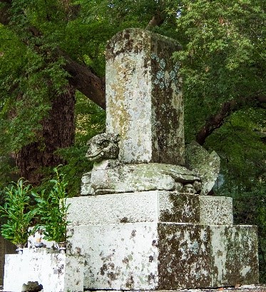 17 武光の亀趺の墓.jpg
