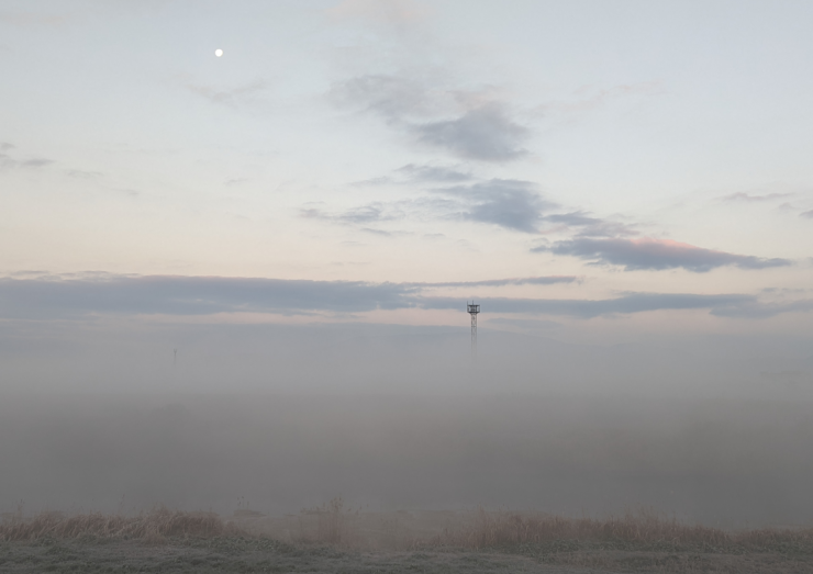 朝霧と月1.29..png