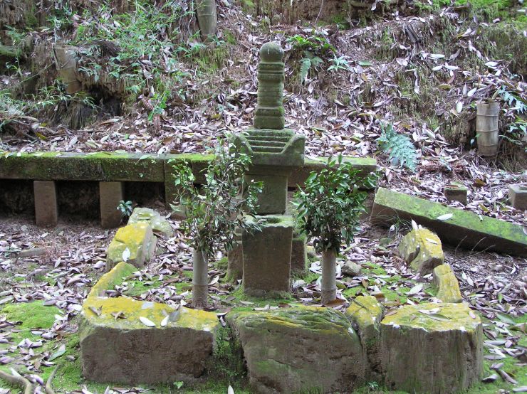 10 龍護山千光寺（懐良親王宝篋印塔）.JPG