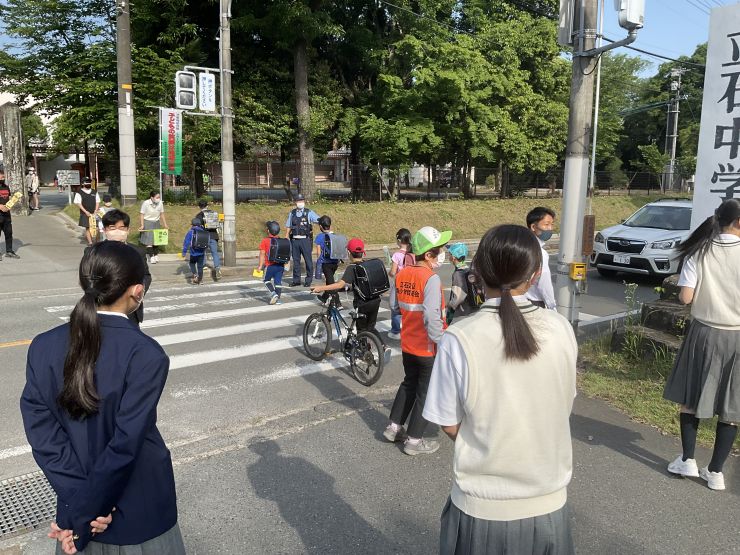 5.小中合同あいさつ運動.JPG