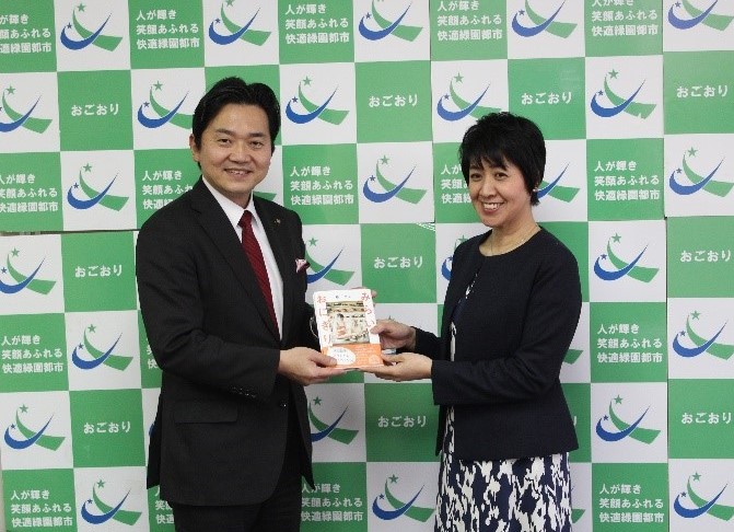 R2.1.24田中さん_みらいおにぎり寄贈.jpg