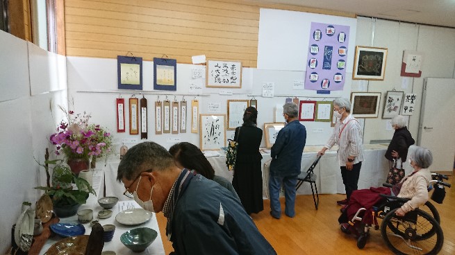 作品展のようす2.jpg