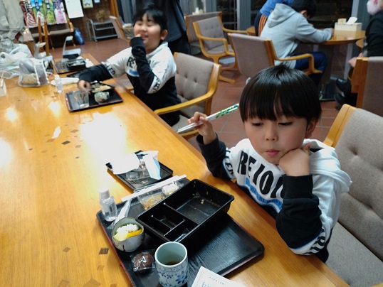 大昌園焼肉ボランティアのようす2.jpg