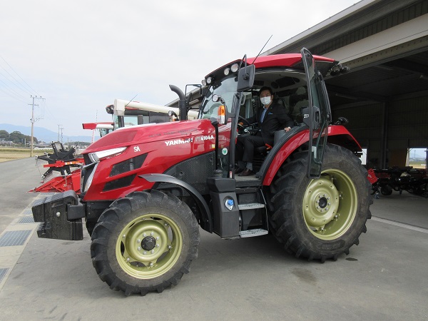 みくに秋あるき（市長 on the トラクター）.JPG