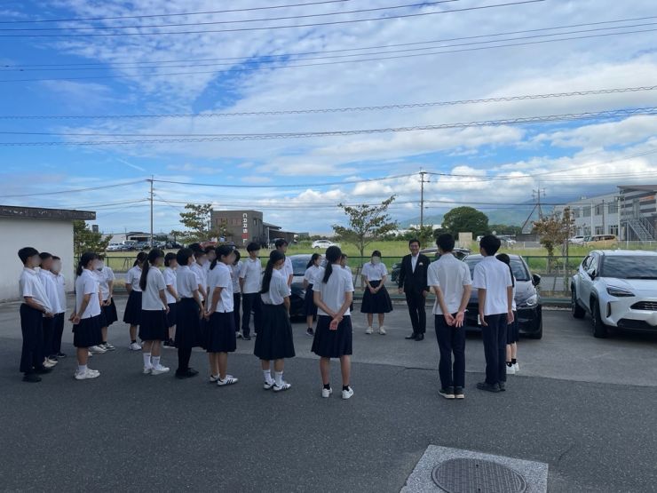 0907あいさつ運動小郡中2 - 2.jpg