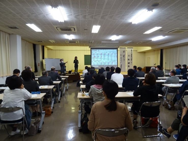 R3.10.28人権センター公開講座「情報×人権」.jpg