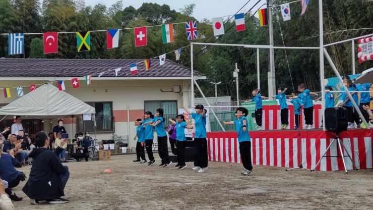 翔朋学園ふれあい祭(1).jpg