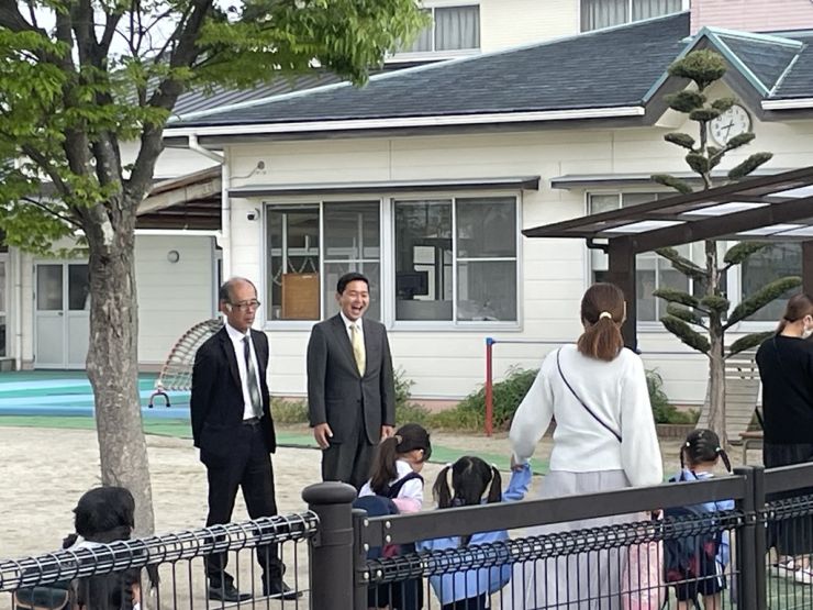 小郡幼稚園あいさつ運動①.jpg