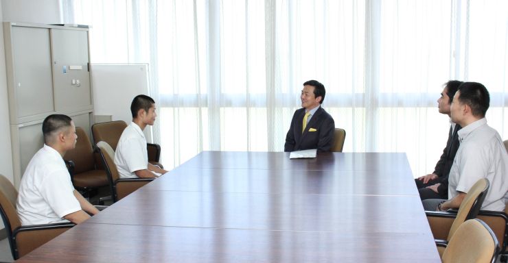 R7.9.11三井高校レスリング部表敬訪問③.JPG
