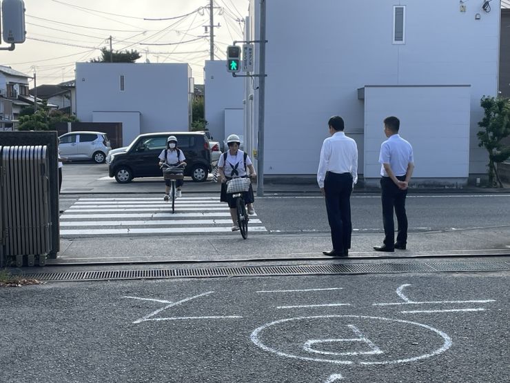 0831あいさつ運動大原中.jpeg