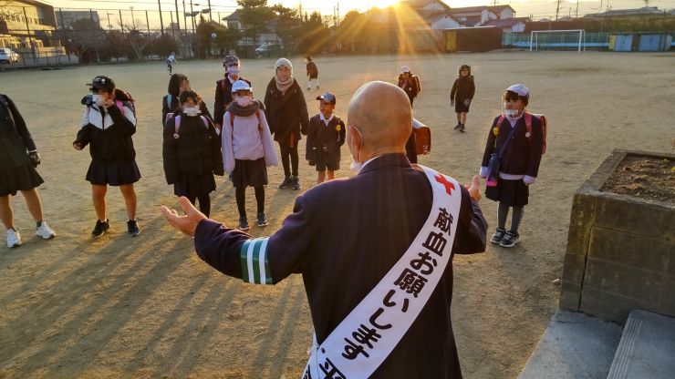R6.1.16(味坂小あいさつ運動).JPG