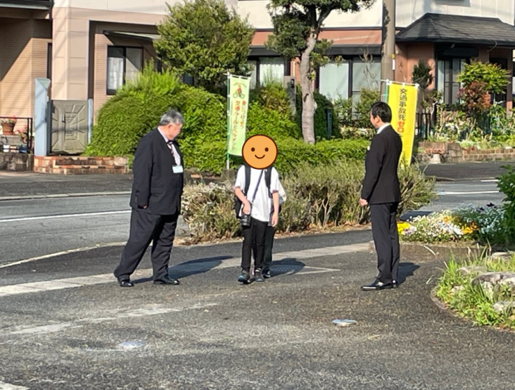 0501のぞみが丘小あいさつ運動2.png
