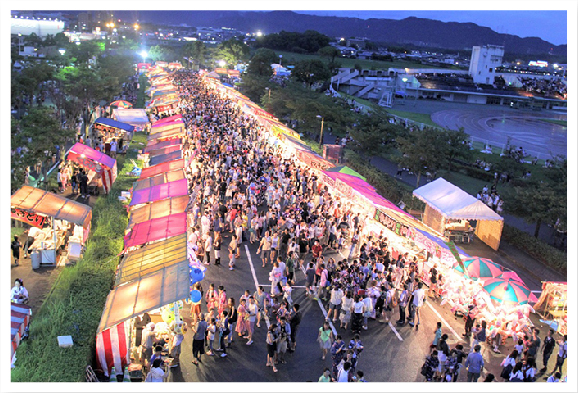 花火大会会場沿道の様子