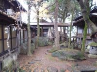 平田氏庭園（国登録記念物） 平田家住宅　主屋1棟　座敷4棟　門2棟　瓦塀1棟　付　主屋棟札1面（市指定建造物）